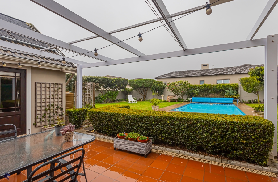 4 Bedroom Property for Sale in Country Club Western Cape